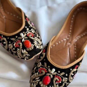 Queen Black Embroidery Jutti.